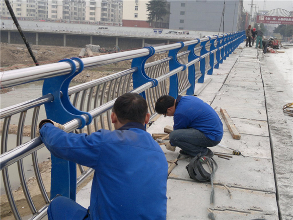 遵义不锈钢河道护栏的特性及其在城市景观中的应用